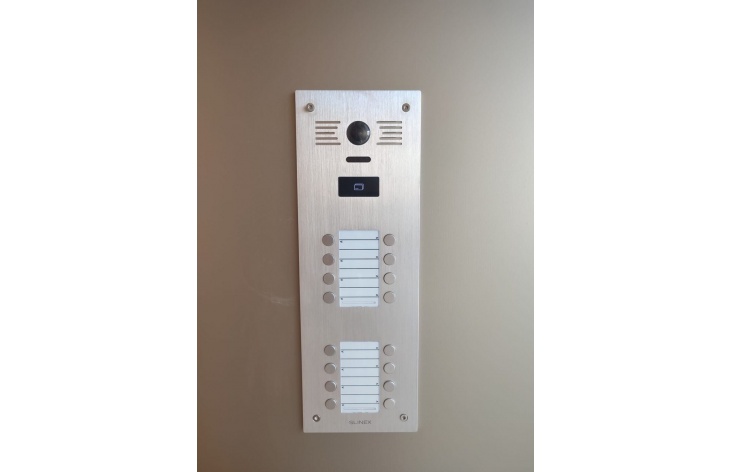 Slinex MB-16CRHD ➠ outdoor call panel with metal alloy body for 16 subscribers